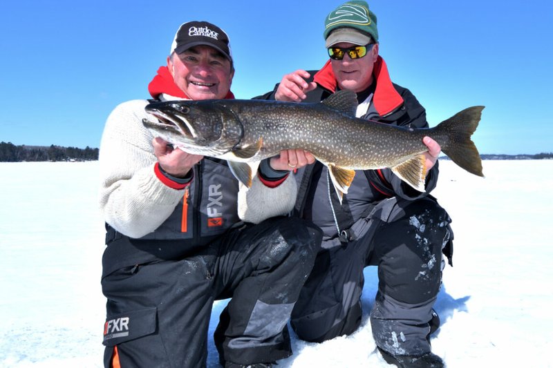 Canada - ice fishing gamble game Canada - ice fishing gamble game